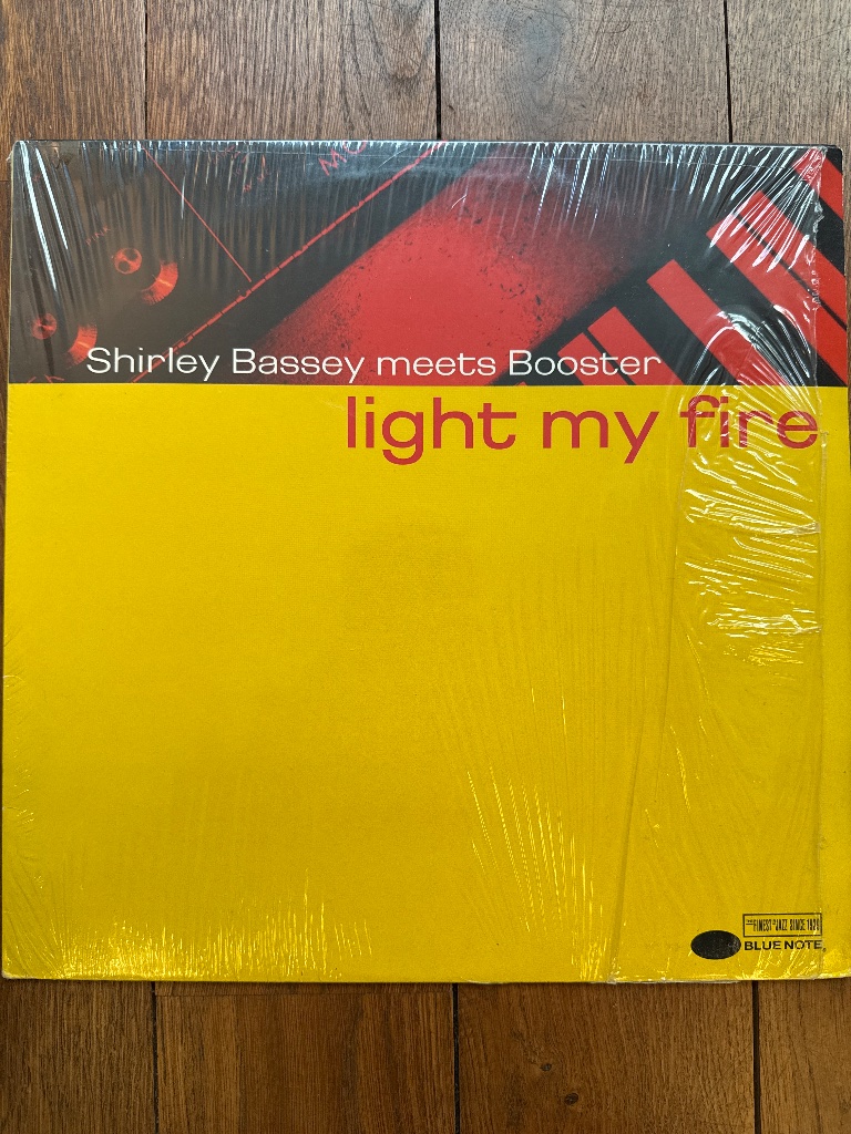 Pochette de Shirley Bassey meets Booster – Light My Fire